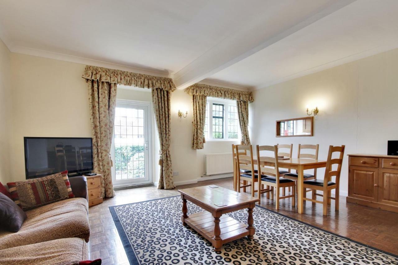 Lympne Castle Cottages Hythe  Eksteriør billede