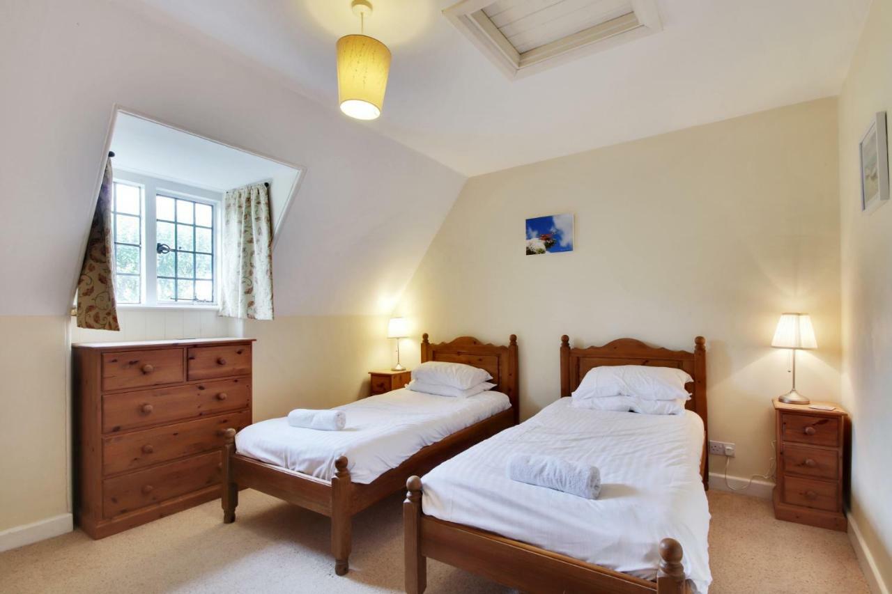 Lympne Castle Cottages Hythe  Eksteriør billede